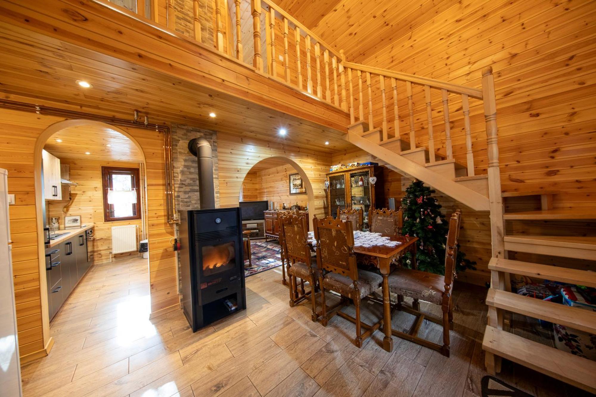 Cabana Adrienne Izvoru Mureşului Exteriér fotografie